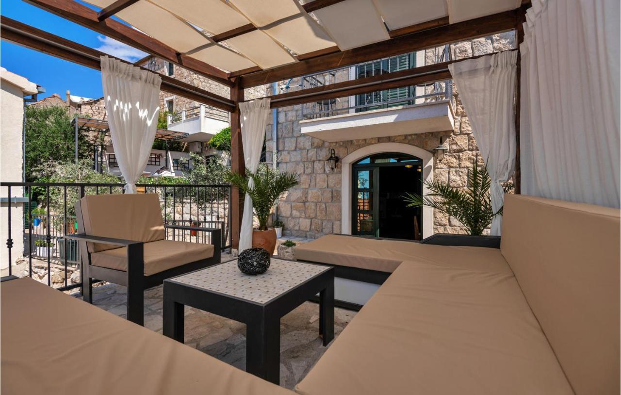 Nice In With Heated Swimming Pool Vikendica Makarska