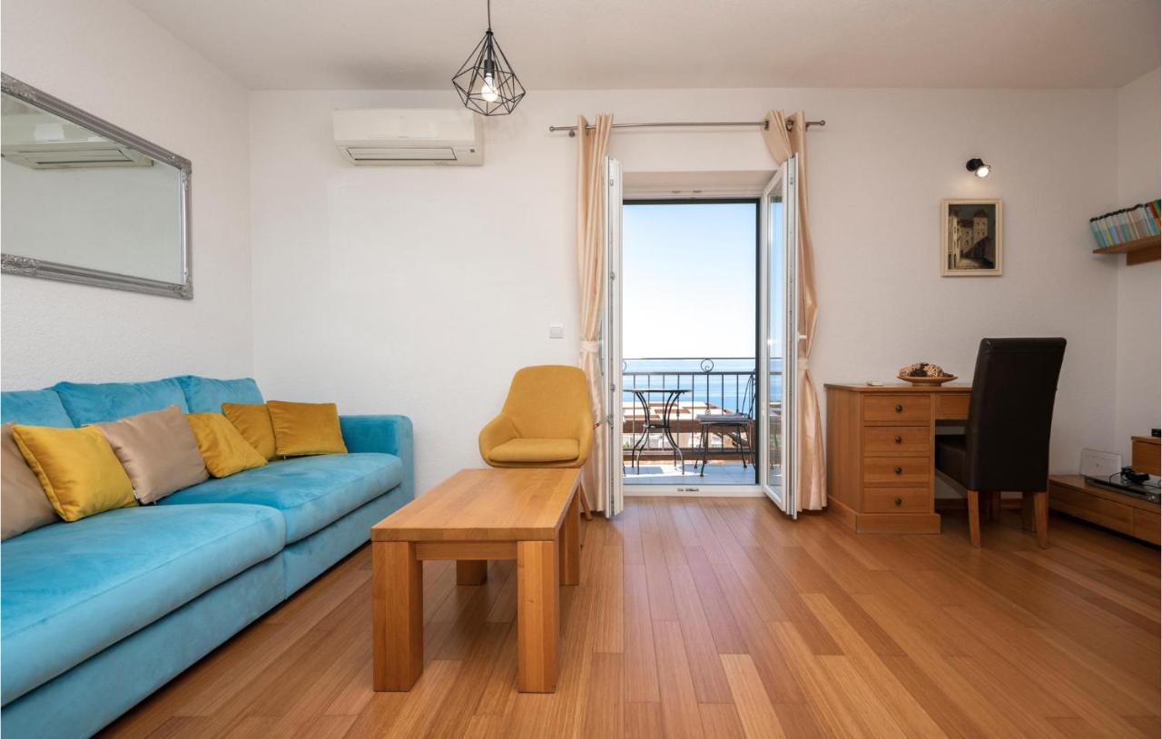 Vikendica Nice In With Heated Swimming Pool Makarska