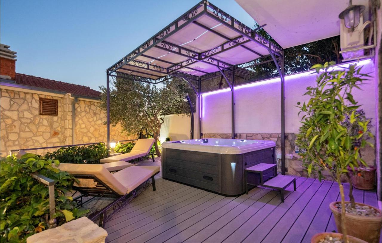 Nice In With Heated Swimming Pool *