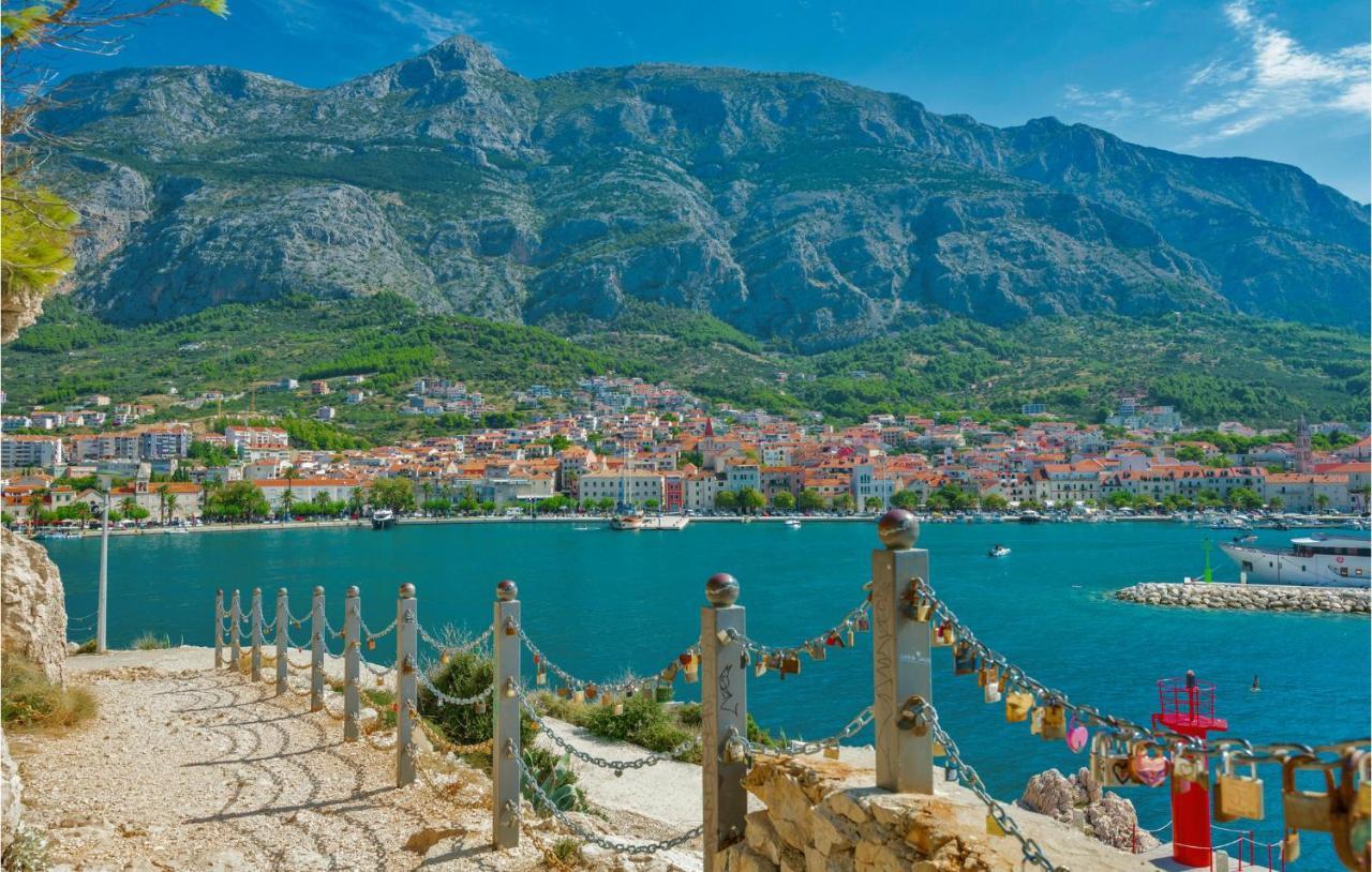 Vikendica Nice In With Heated Swimming Pool Makarska
